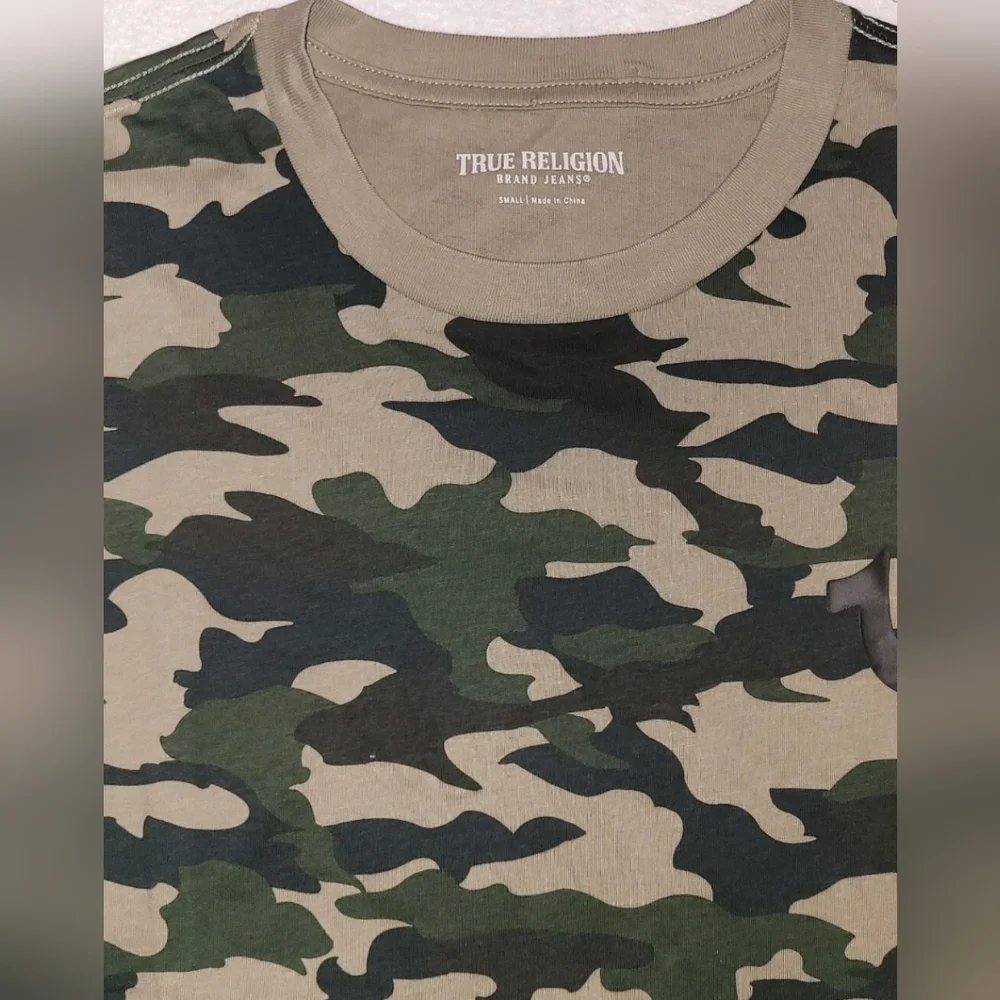 NWT True Religion Camo Print Long Sleeve Tee